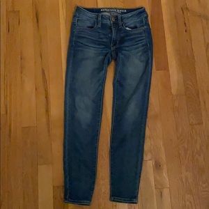 American Eagle super stretch blue jeans